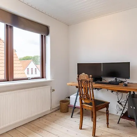 Muremestervilla Ved Hav Og Skov