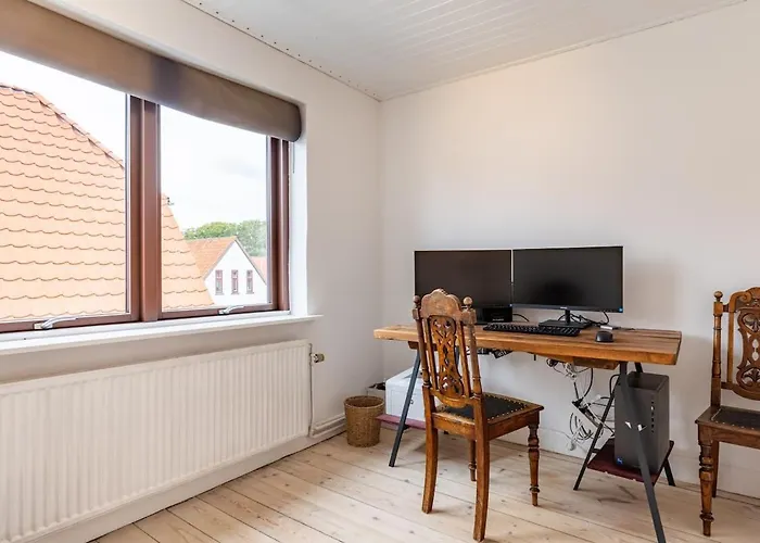 Muremestervilla Ved Hav Og Skov