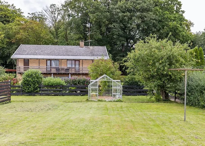 Séjour à la campagne Muremestervilla Ved Hav Og Skov Stubbekøbing